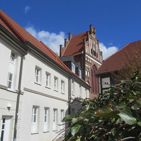 Tetjes Horstel - Ferienwohnung Mit Balkon Teterow Exterior photo